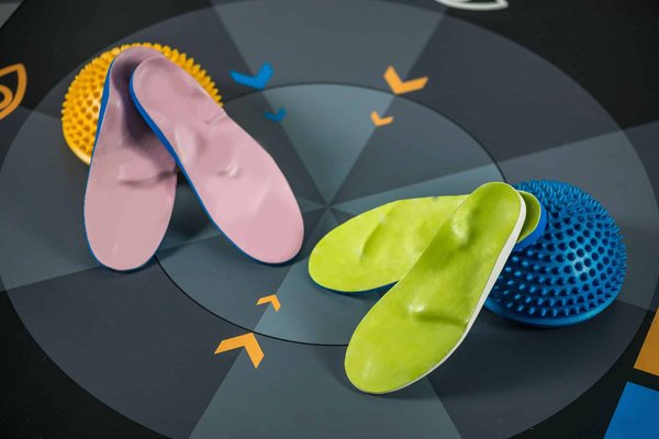How Can Advanced Shoe Insole Sensors Improve Running Form and Reduce Injury Risk?